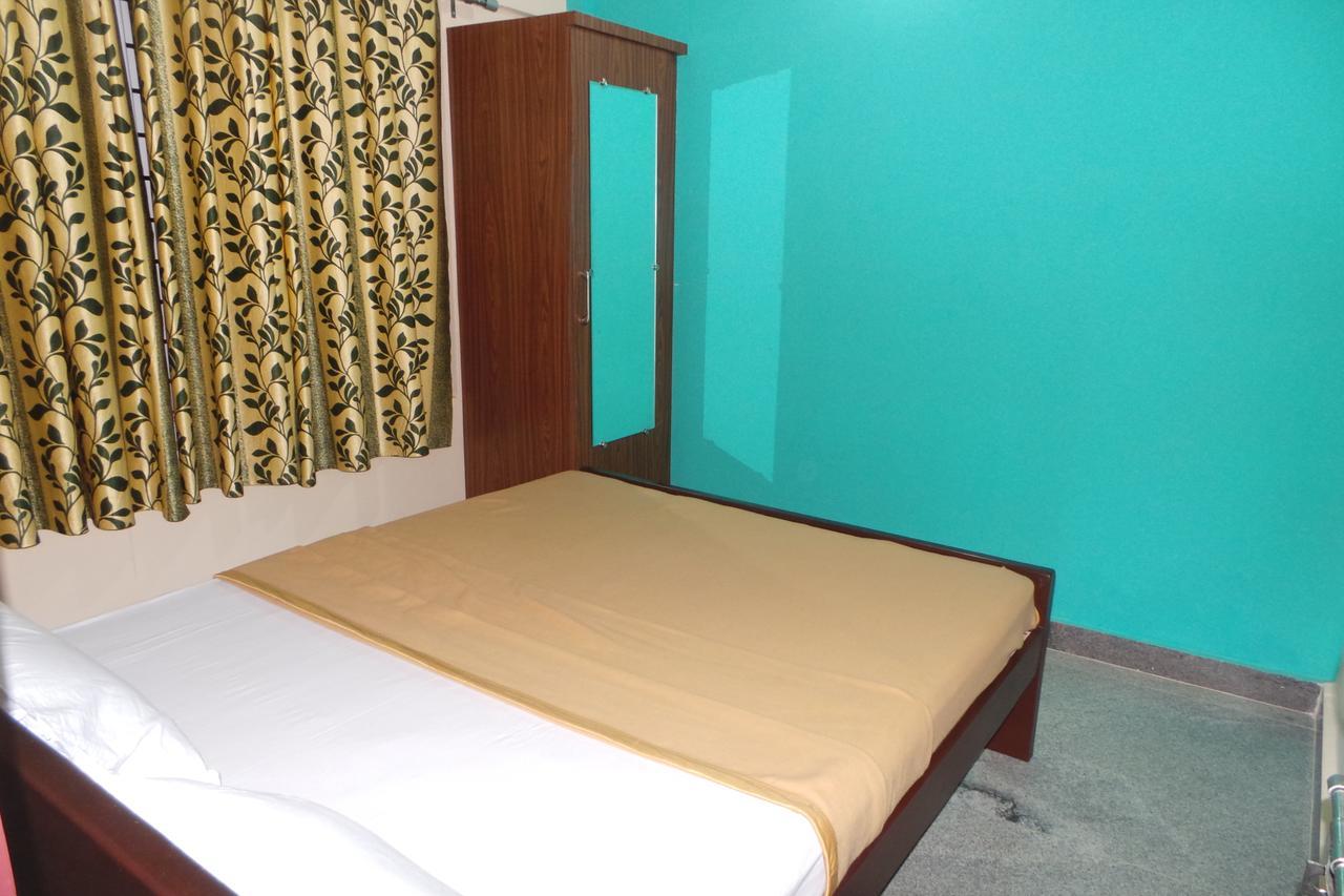 Iroomz Sri Vinayaka Comfort Viradzspet Kültér fotó